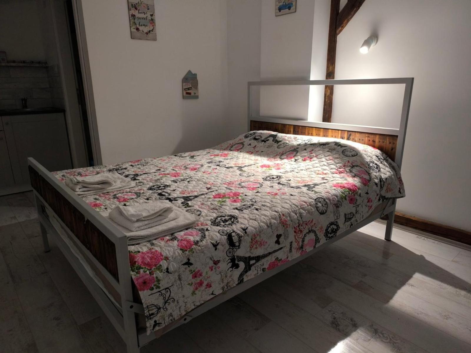 Ni Apartment By The River מראה חיצוני תמונה